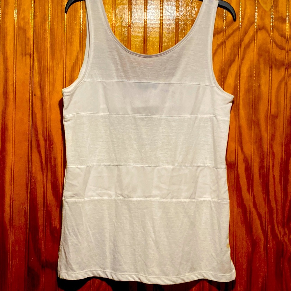 Apt9 white top